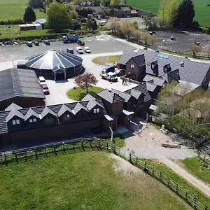  Apartment Hanaverian With Amazing Views Of Stud Farm.